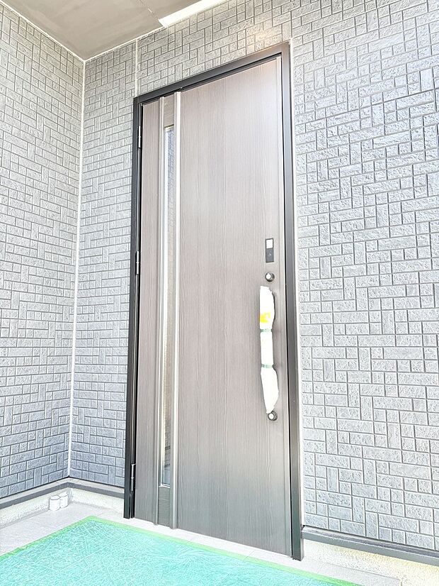 住まいの顔を演出する、玄関ドア。
