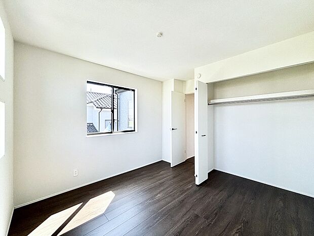 子供部屋にもおすすめな収納スペースたっぷりの居室