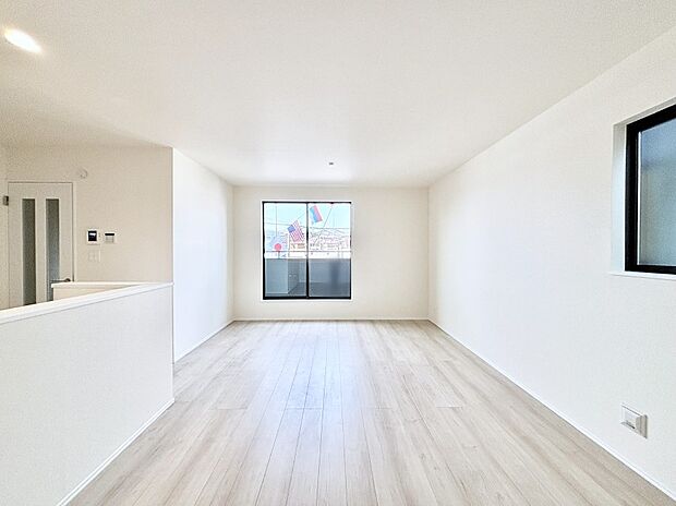 日当たりのいい2階リビングはプライベート性も高く、落ち着いて暮らせます！