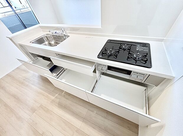 使いやすさを優先したスライド式収納タイプ!