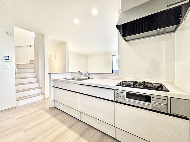 料理をしながらでもご家族との会話を楽しめる対面キッチン