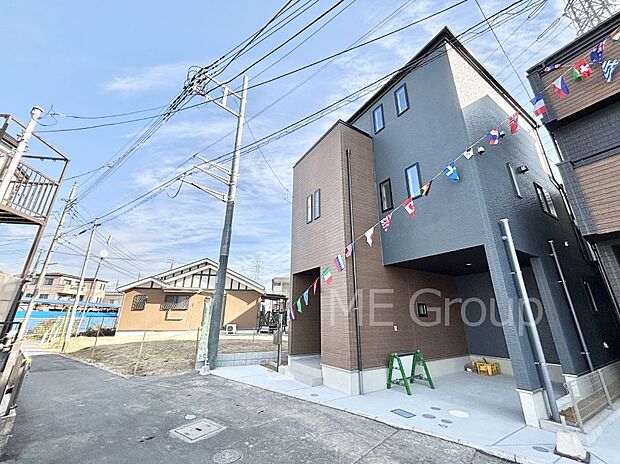 前面道路はきちんと整備されています  