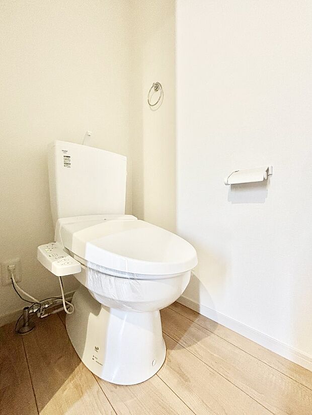 トイレは温水洗浄機能付き