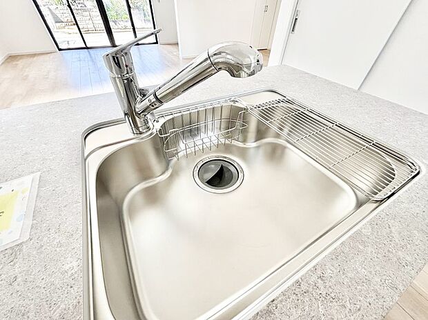 いつでも清潔なおいしいお水を。一つの水栓で水道水と浄水を使い分け。