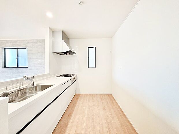 広々とした使い勝手の良いキッチンで日々のお料理も楽しくなりそう