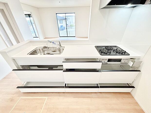 使いやすさを優先したスライド式収納タイプ！