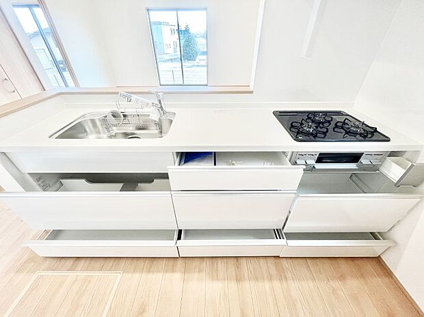 使いやすさを優先したスライド式収納タイプ!