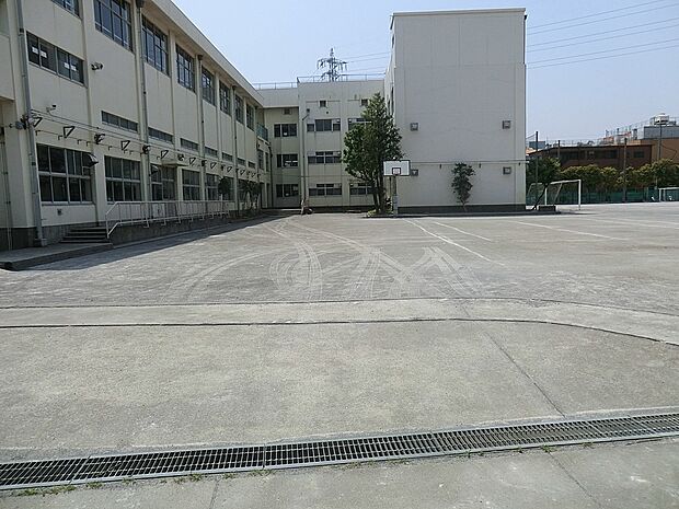 中学校 1200m 足立区立谷中中学校