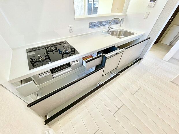 使いやすさを優先したスライド式収納タイプ!