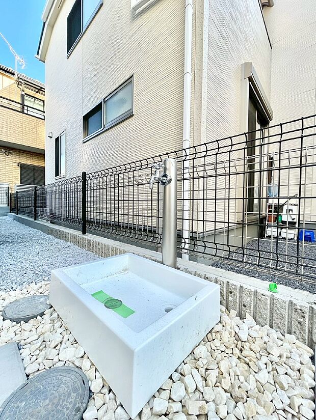 外水栓があると、庭のお手入れやちょっとした手洗い・洗車に便利です!