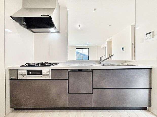 毎日使うキッチンだから、使いやすさ&お手入れのしやすさにこだわりました。