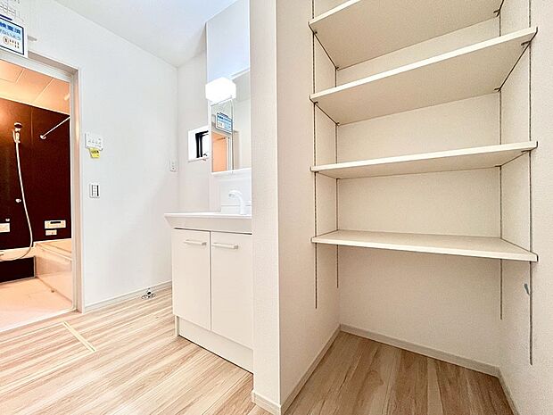 便利なリネン庫で、スッキリした使いやすい洗面室に  