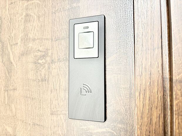 スマートに開錠できる電子キー