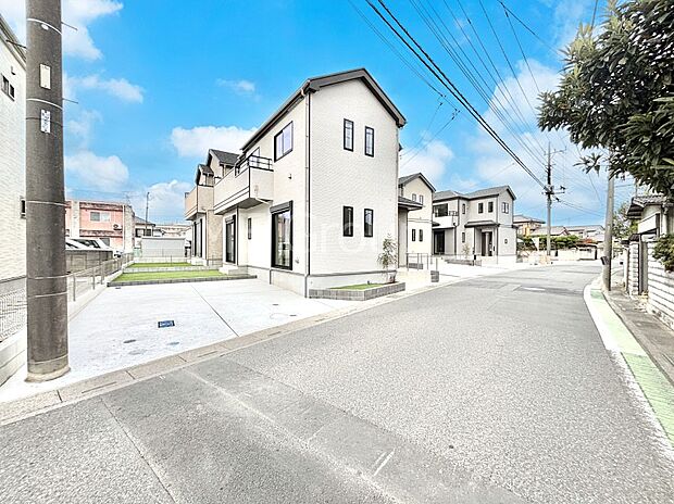 前面道路はきちんと整備されています