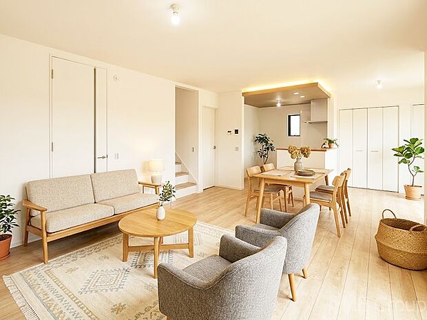 落ち着いた雰囲気のＬＤＫは家族みんなの快適空間※家具はCGです