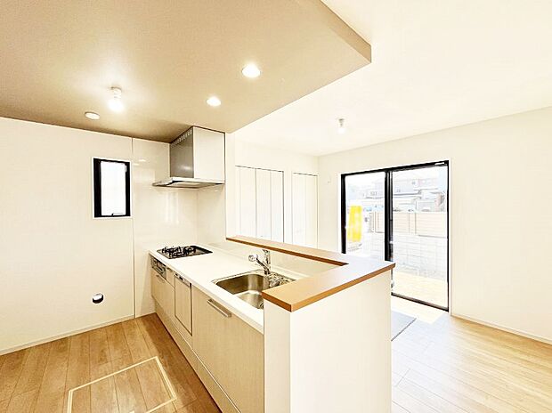 料理をしながらご家族との会話を楽しめる対面カウンターキッチン