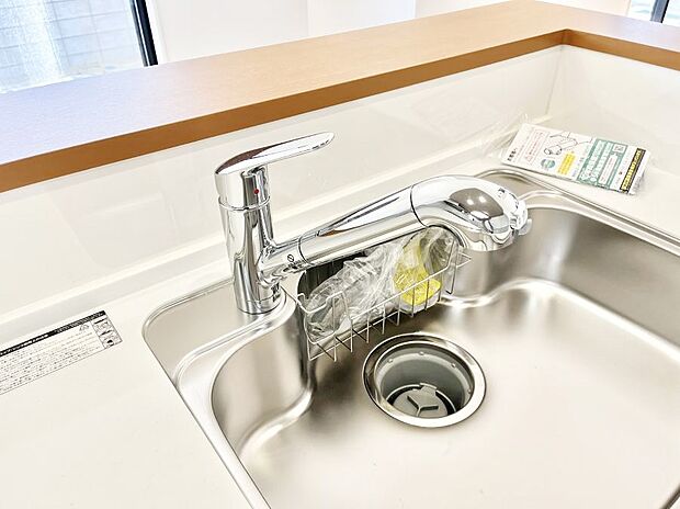 いつでも清潔なおいしいお水を。一つの水栓で水道水と浄水を使い分け。