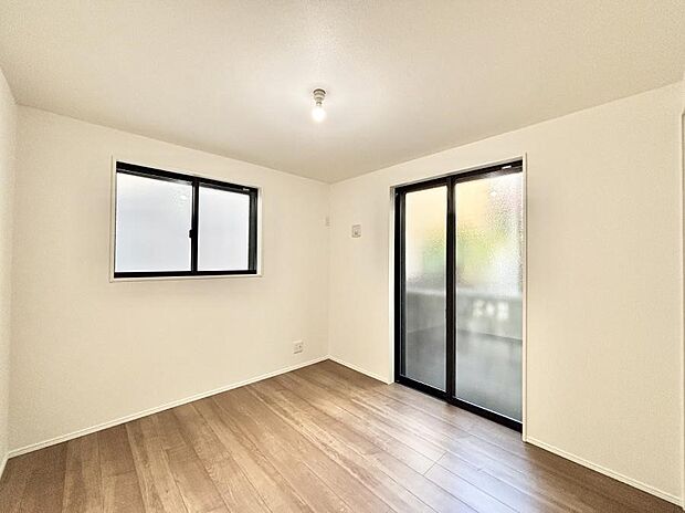 2面採光を確保した明るい空間。家族みんなが快適な暮らしを実現する設計です。