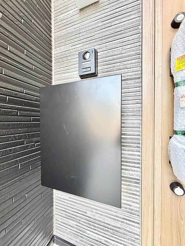 シンプルデザインのポスト。