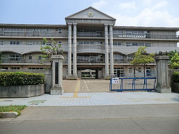 小学校 300m 越谷市立花田小学校