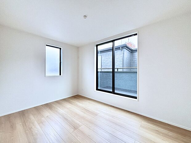 明るいバルコニーサイドに洋室を設置。目覚めの良い寝室に。