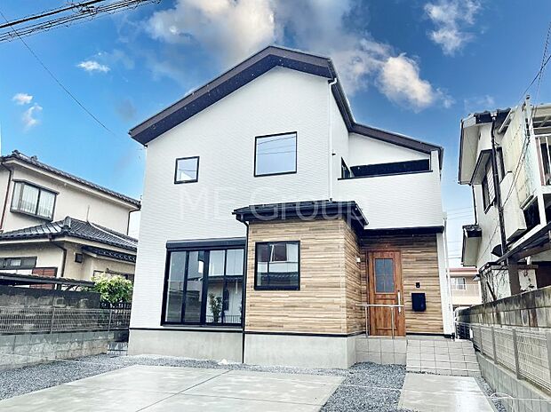 たっぷりの陽光と心地よい風が舞い込む住まい