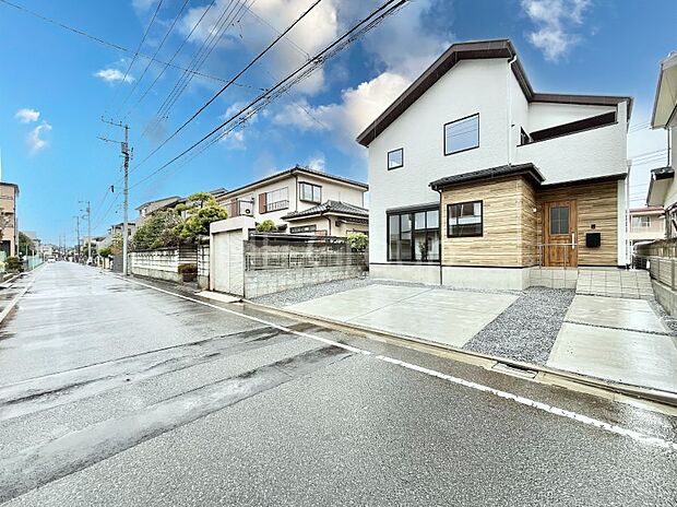 見通しの良さとともに、街並みに開放感を与えてくれます。