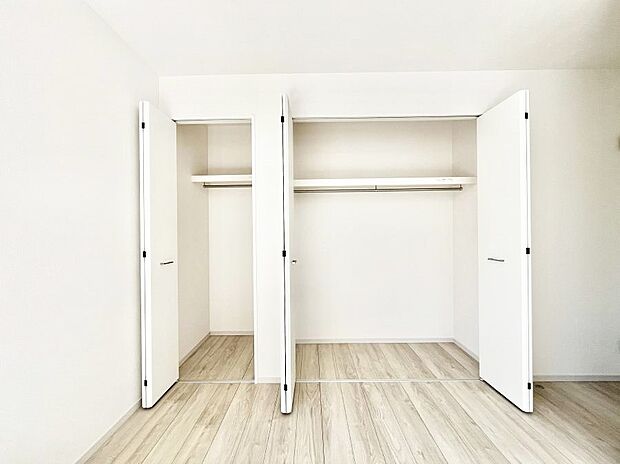 たっぷりの収納スペースで快適に暮らせそう 