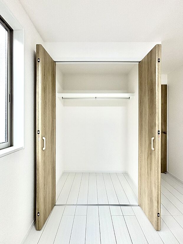 たっぷりの収納スペースで快適に暮らせそう 