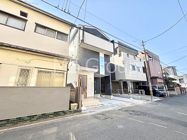 前面道路はきちんと整備されています