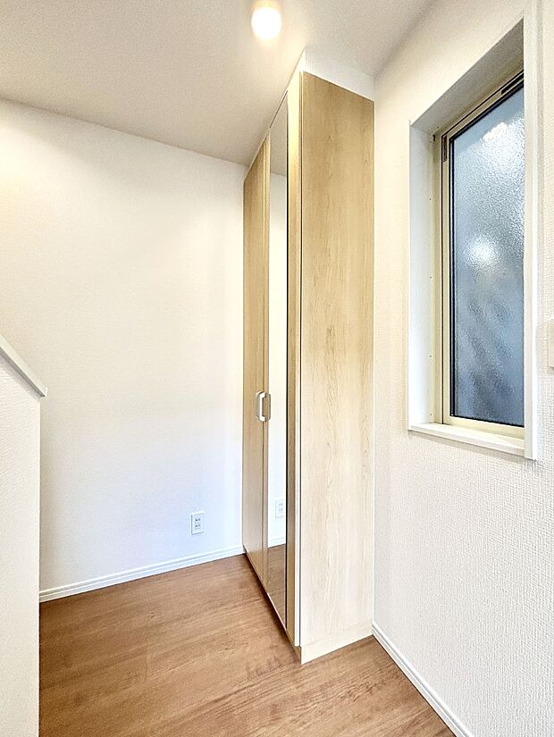 たっぷり収納できるシューズボックスで家族全員の靴も、玄関すっきり。