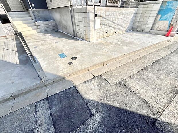 目の前が駐車場だと雨の日も大量にお買い物をした時も便利ですね