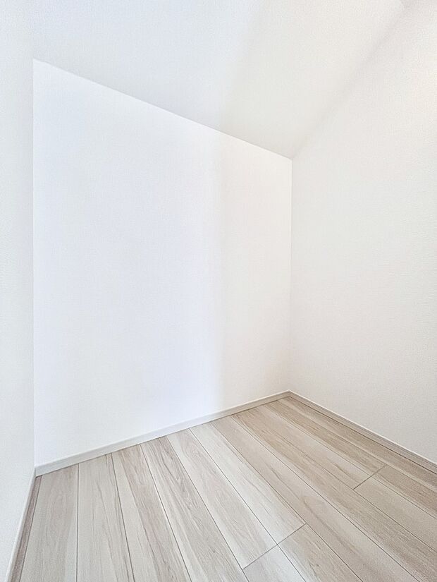 家族みんなの共有物を収納するのに便利な2階ホールクローク