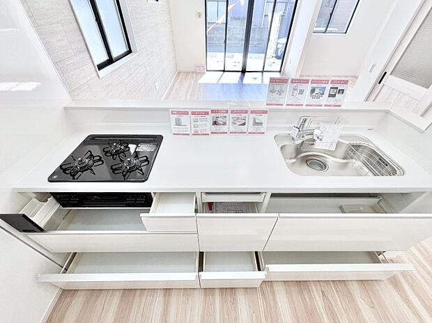 使いやすさを優先したスライド式収納タイプ!