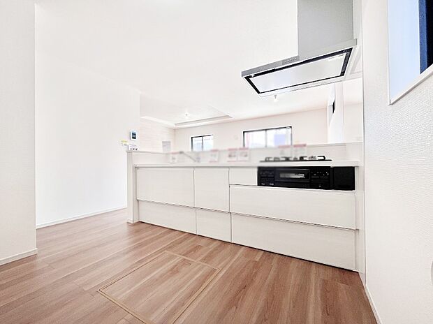 広々とした使い勝手の良いキッチンで日々のお料理も楽しくなりそう