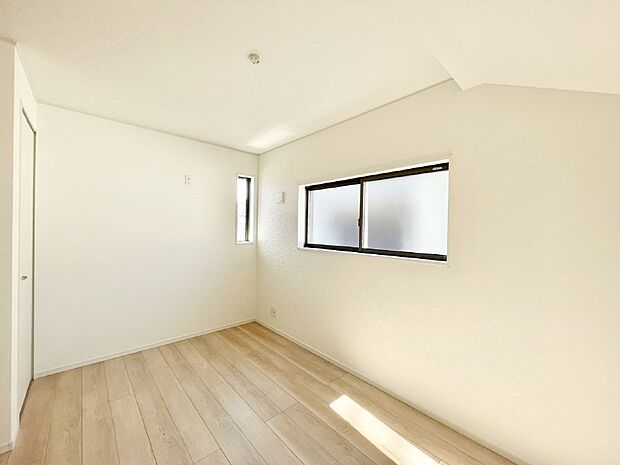 爽やかな日差しがお部屋全体を優しく包み込んでくれます