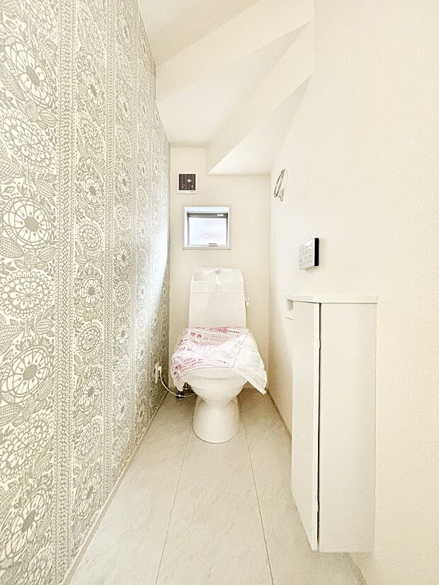 明るく清潔感のあるトイレです。 