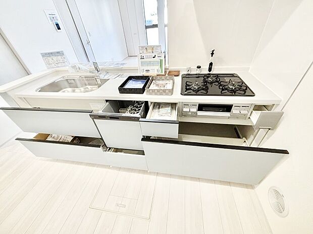 使いやすさを優先したスライド式収納タイプ!