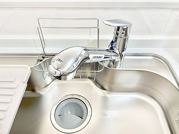 いつでも清潔なおいしいお水を。一つの水栓で水道水と浄水を使い分け。