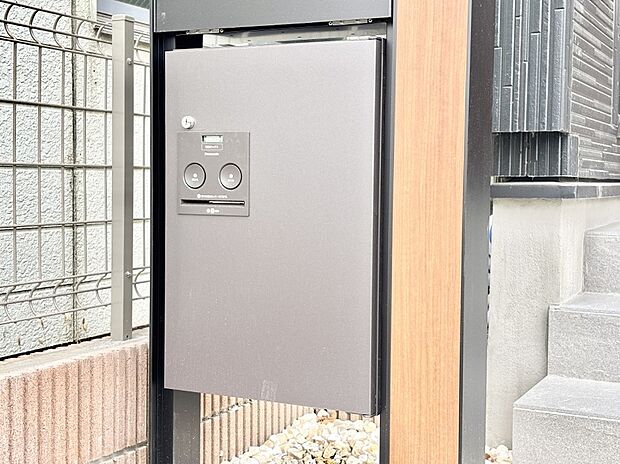 留守時の荷物の受け取りに便利な宅配ボックス
