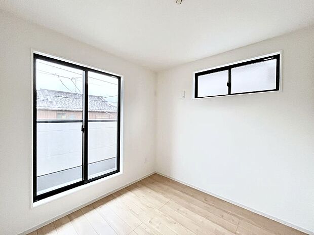 2面採光なので、明るく風通しも良く心地良い生活が送れます。