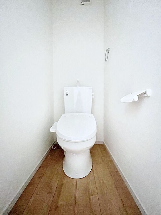 トイレは温水洗浄機能付き