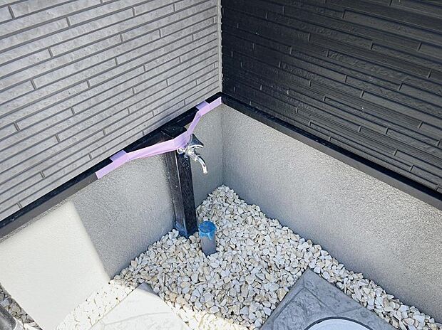 外水栓があると、庭のお手入れやちょっとした手洗い・洗車に便利です!