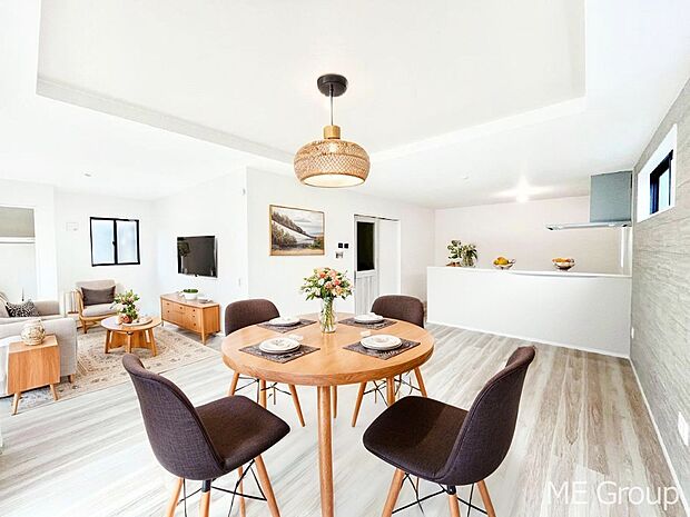 折上天井がLDKに開放感をプラス!家族みんながゆったり寛げます ※家具はCGです