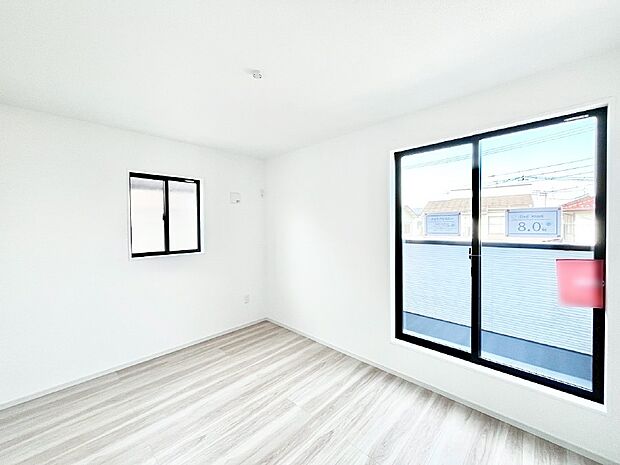 明るいバルコニーサイドに洋室を設置。目覚めの良い寝室に。