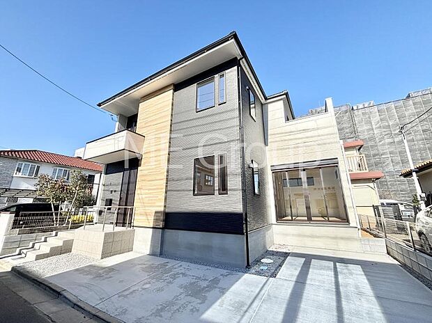 溢れる陽光でご家族の笑顔も輝く