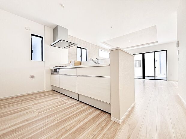 料理をしながらご家族との会話を楽しめる対面カウンターキッチン