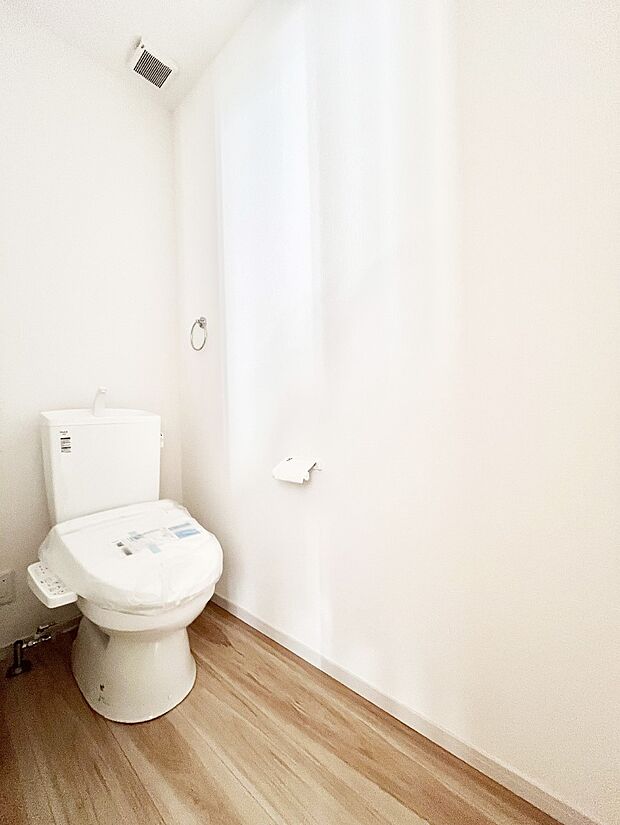 トイレは温水洗浄機能付き