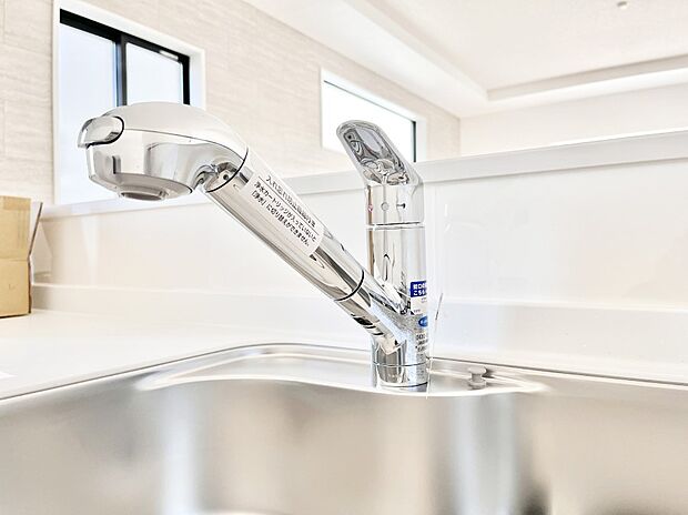 いつでも清潔なおいしいお水を。一つの水栓で水道水と浄水を使い分け。