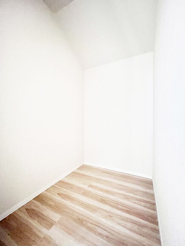 ウォークインクローゼットの活用で生活空間スッキリ